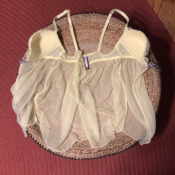 ❤️ Victoria’s Secret baby doll outfit - Picture 8 of 8